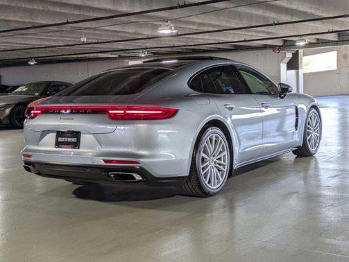 2020 Porsche Panamera 4