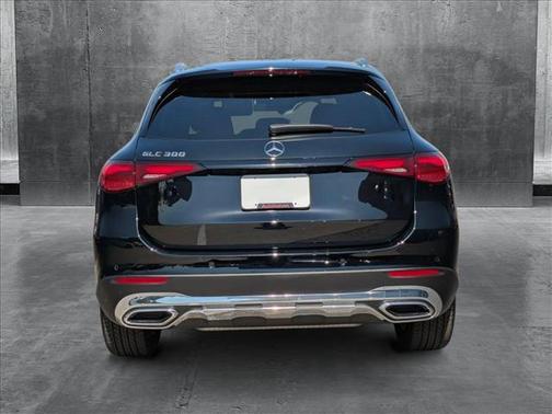 2025 Mercedes-Benz GLC 300 Base