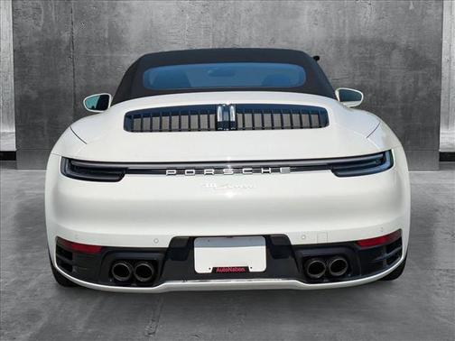 2022 Porsche 911 Carrera