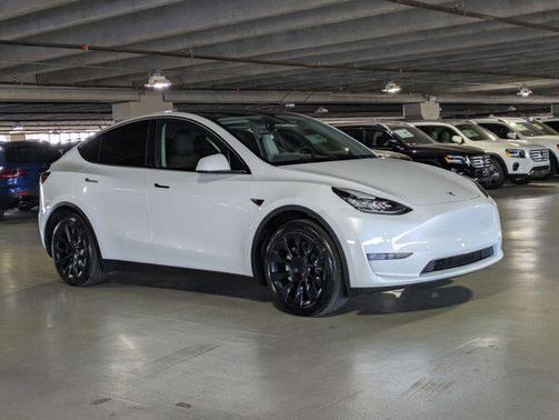 2022 Tesla Model Y Long Range Dual Motor All-Wheel Drive