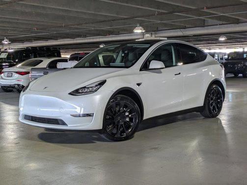 2022 Tesla Model Y Long Range Dual Motor All-Wheel Drive