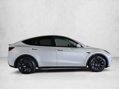 White 2022 Tesla Model Y Long Range