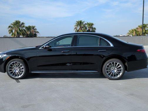 Obsidian Black Metallic 2026 Mercedes-Benz S-Class S 580 4MATIC