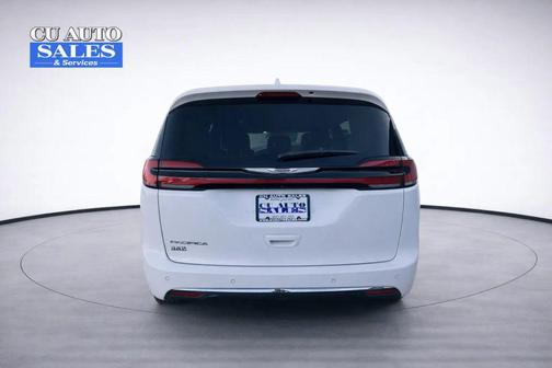 Bright White Clearcoat 2022 Chrysler Pacifica Touring L