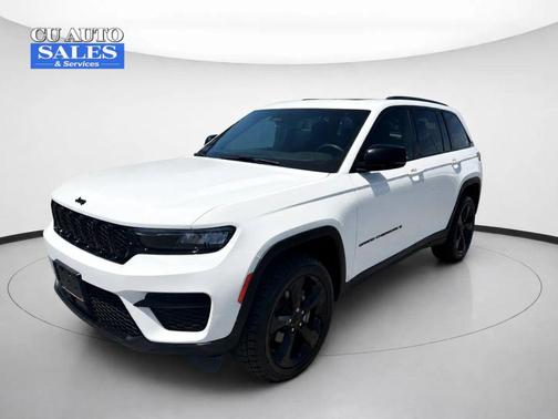 Bright White Clearcoat 2023 Jeep Grand Cherokee Altitude