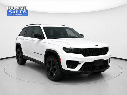 Bright White Clearcoat 2023 Jeep Grand Cherokee Altitude