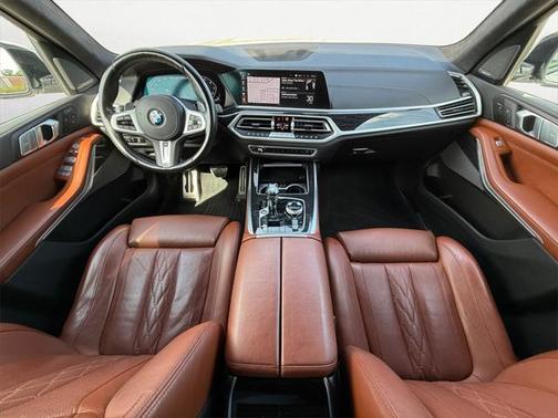 2022 BMW X7 M50i