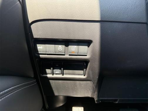 2022 INFINITI QX80 Luxe