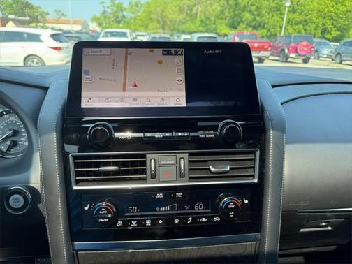 2022 INFINITI QX80 Luxe