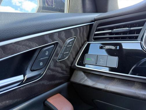 Night Black 2021 Audi Q8 55 Premium