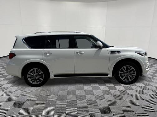 Moonstone White 2022 INFINITI QX80 Luxe