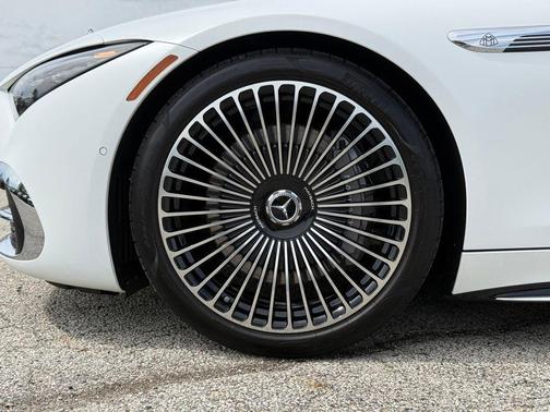 MANUFAKTUR moonlight white magno (White Ambiance) 2026 Mercedes-Benz Maybach SL 680 Monogram Series 4MATIC
