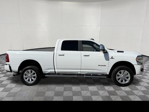 Bright White Clearcoat 2023 RAM 3500 Laramie Crew Cab 4x4 6'4' Box