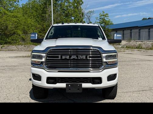 Bright White Clearcoat 2023 RAM 3500 Laramie Crew Cab 4x4 6'4' Box