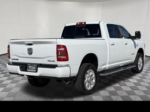 Bright White Clearcoat 2023 RAM 3500 Laramie Crew Cab 4x4 6'4' Box