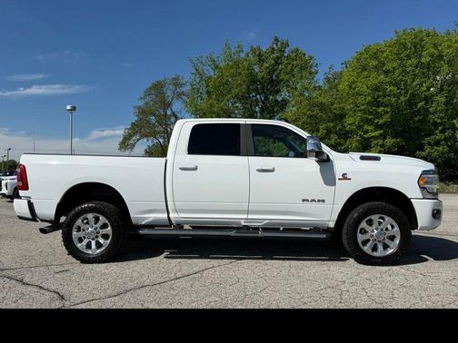 Bright White Clearcoat 2023 RAM 3500 Laramie Crew Cab 4x4 6'4' Box
