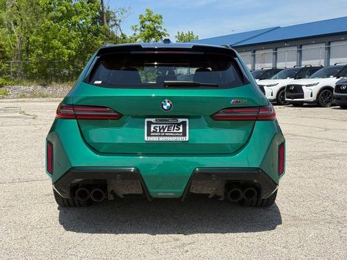 Isle of Man Green Metallic 2026 BMW M5 Base