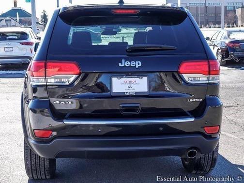 Diamond Black Crystal Pearlcoat 2017 Jeep Grand Cherokee Limited
