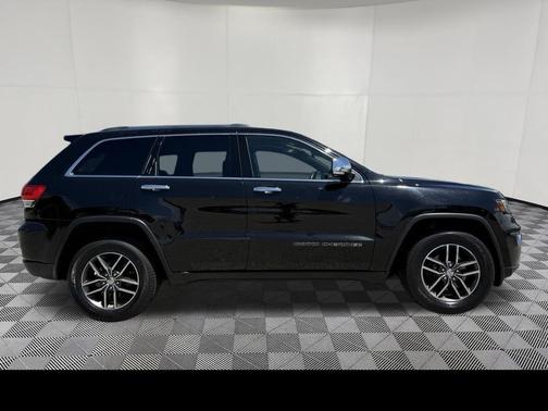 Diamond Black Crystal Pearlcoat 2017 Jeep Grand Cherokee Limited