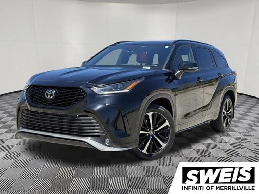 Midnight Black Metallic 2021 Toyota Highlander XSE