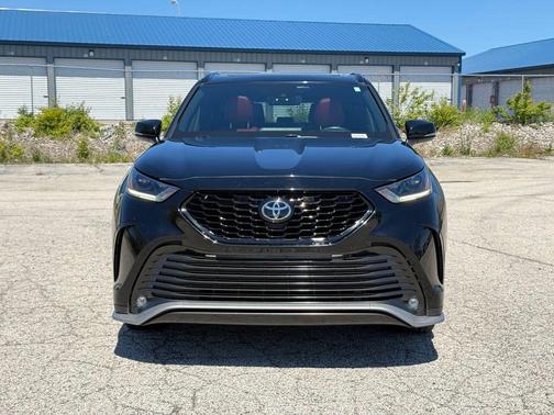 Midnight Black Metallic 2021 Toyota Highlander XSE