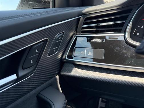 2023 Audi RS Q8 4.0T