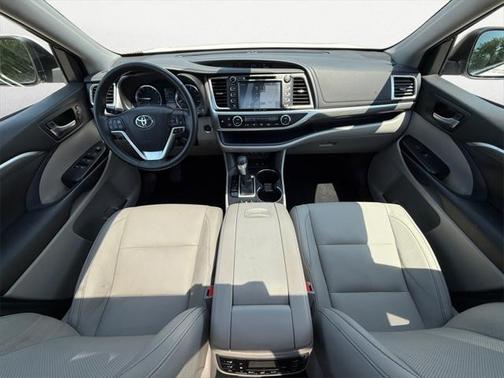 2017 Toyota Highlander Limited Platinum