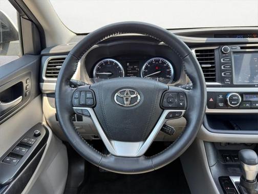 2017 Toyota Highlander Limited Platinum