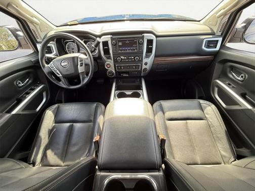 2019 Nissan Titan SL