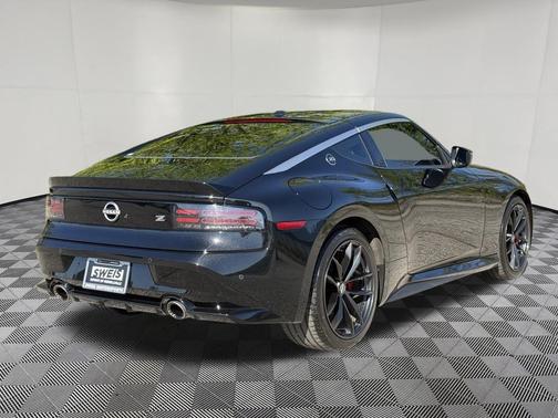 Black Diamond Pearl 2025 Nissan Z Performance Automatic Transmission
