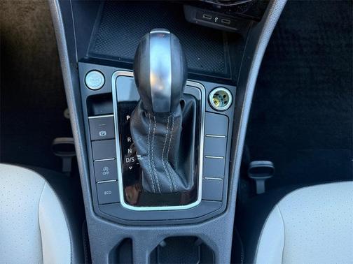 2020 Volkswagen Jetta 1.4T R-Line