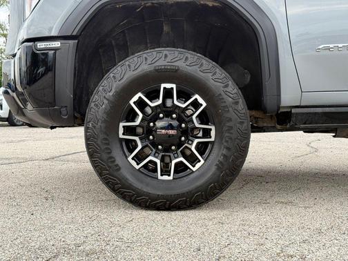 Thunderstorm Gray 2024 GMC Sierra 2500 AT4X