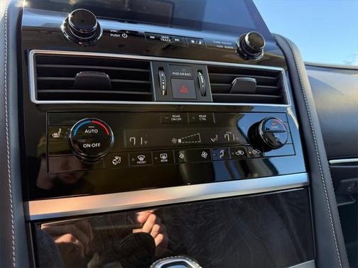 2023 INFINITI QX80 Luxe