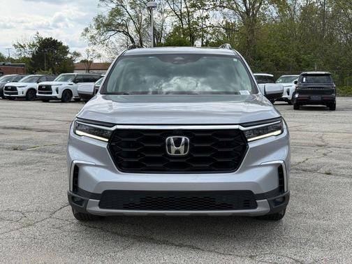 Silver 2023 Honda Pilot AWD Elite