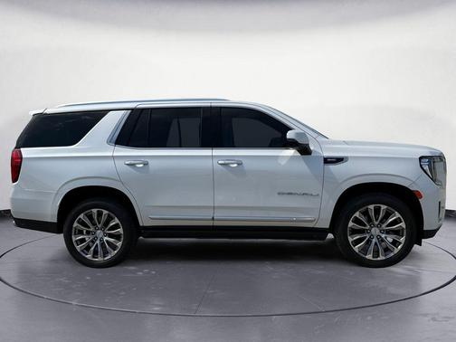 White Frost Tricoat 2021 GMC Yukon Denali