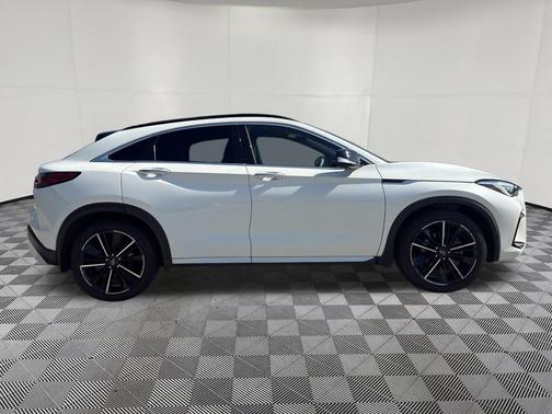 Majestic White 2022 INFINITI QX55 SENSORY