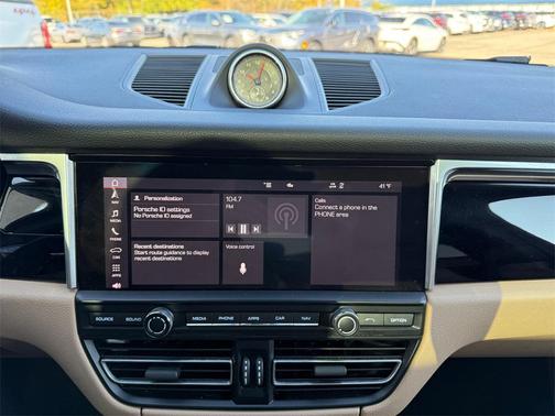 2020 Porsche Macan Base