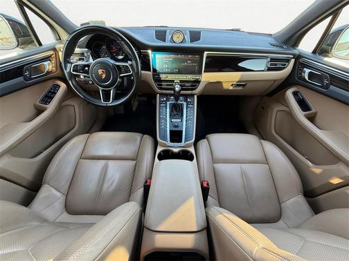 2020 Porsche Macan Base