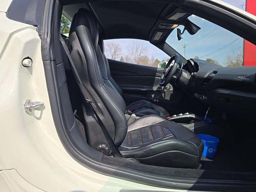 Bianco Avus 2019 Ferrari 488 Spider Base