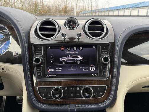 Dark Sapphire 2019 Bentley Bentayga V8