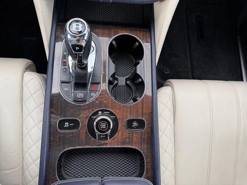 Dark Sapphire 2019 Bentley Bentayga V8