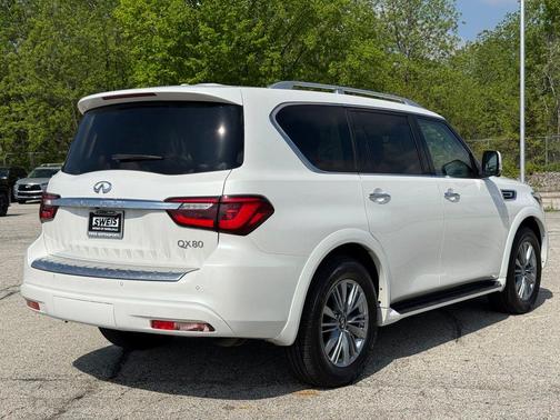 Moonstone White 2024 INFINITI QX80 Luxe