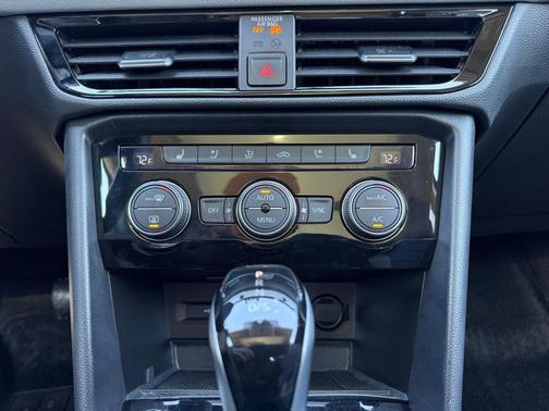 Deep Black 2024 Volkswagen Taos 1.5T SEL