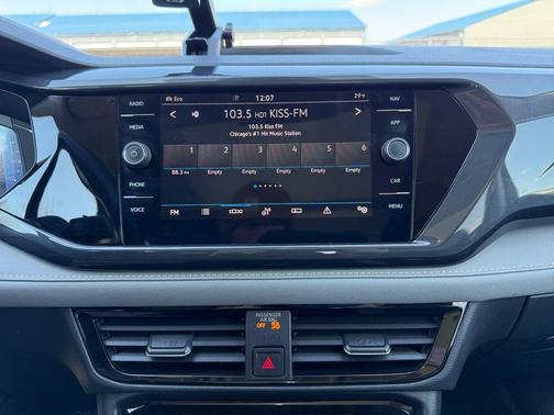 Deep Black 2024 Volkswagen Taos 1.5T SEL