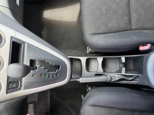 2009 Pontiac Vibe Base