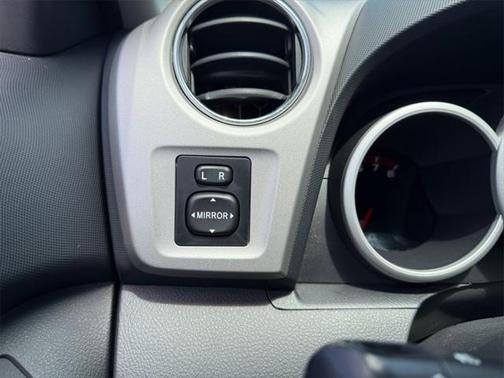 2009 Pontiac Vibe Base
