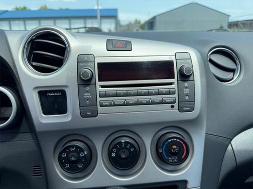 2009 Pontiac Vibe Base