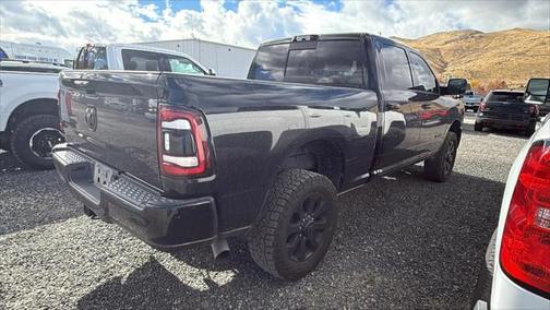 2022 RAM 2500 Big Horn Crew Cab 4x4 64' Box