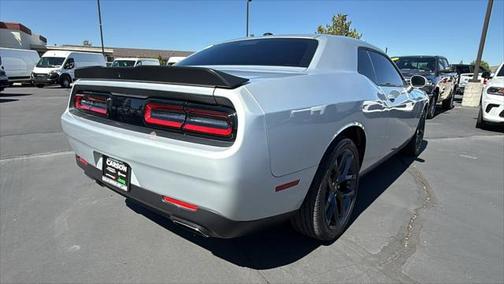 2022 Dodge Challenger SXT