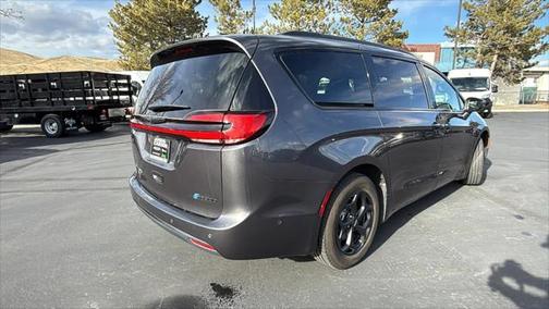 2022 Chrysler Pacifica Hybrid Limited